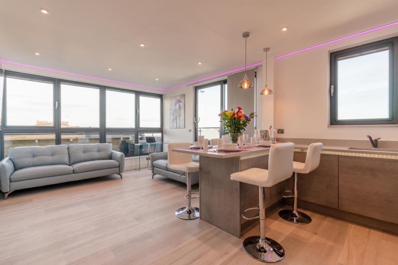 Central Penthouse With Hot Tub & Views 22 Τσέλτενχαμ Εξωτερικό φωτογραφία