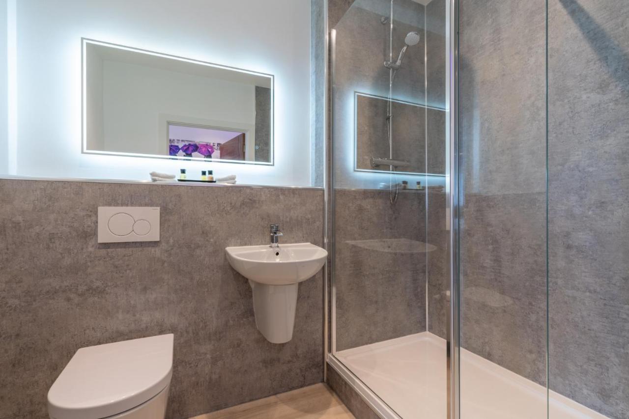 Central Penthouse With Hot Tub & Views 22 Τσέλτενχαμ Εξωτερικό φωτογραφία