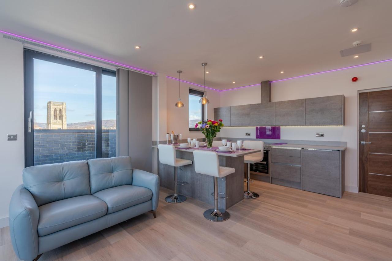 Central Penthouse With Hot Tub & Views 22 Τσέλτενχαμ Εξωτερικό φωτογραφία