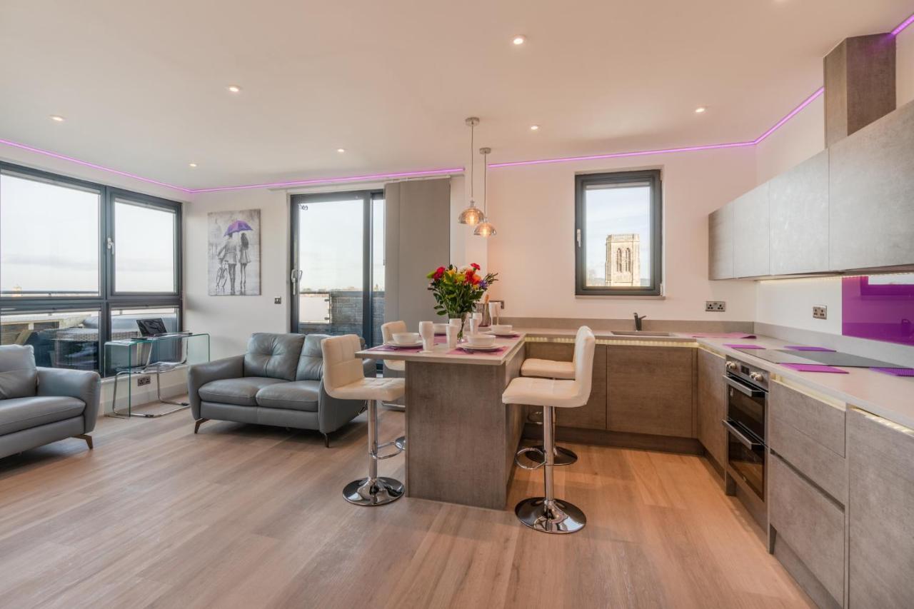 Central Penthouse With Hot Tub & Views 22 Τσέλτενχαμ Εξωτερικό φωτογραφία
